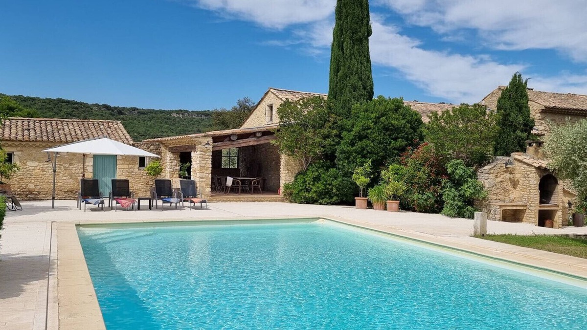 Laudun Villa | Mas Malbos with private pool, great views, near Uzès, Gard