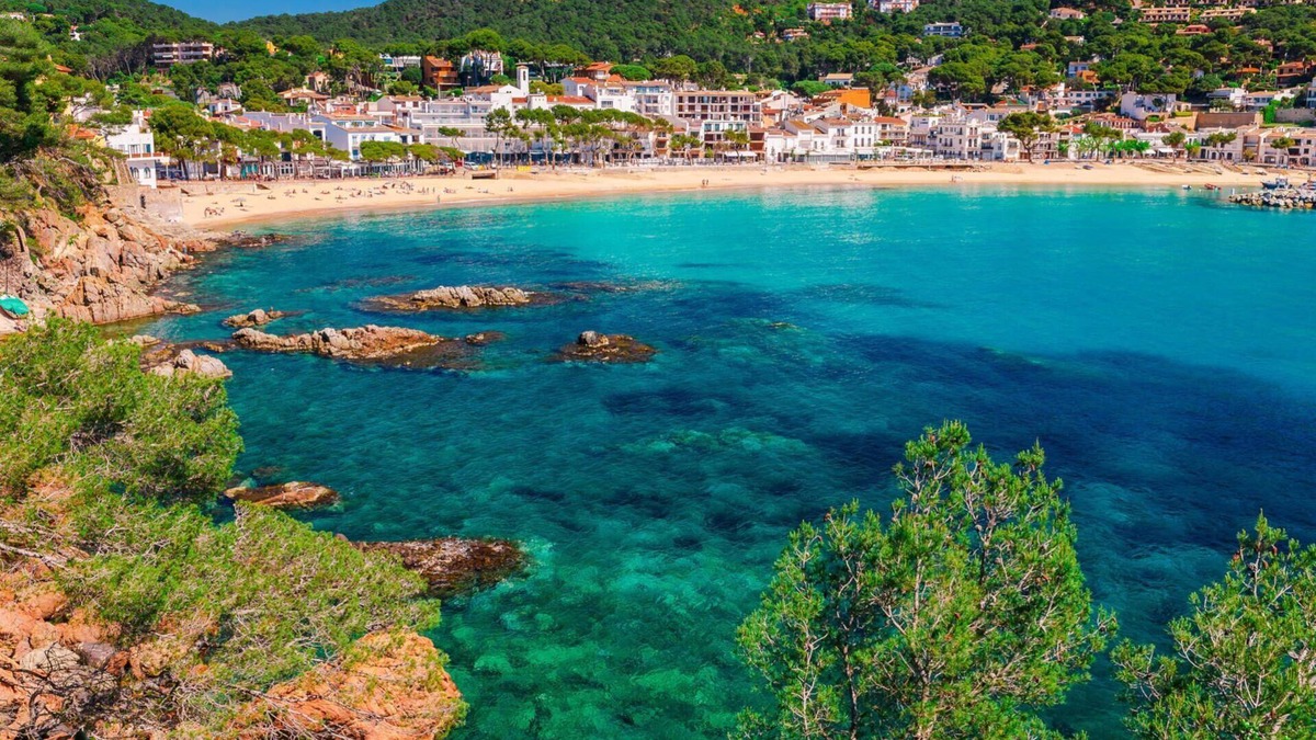 Corca Villa | Mas Mascaró - Four Bedroom Villa, Sleeps 8