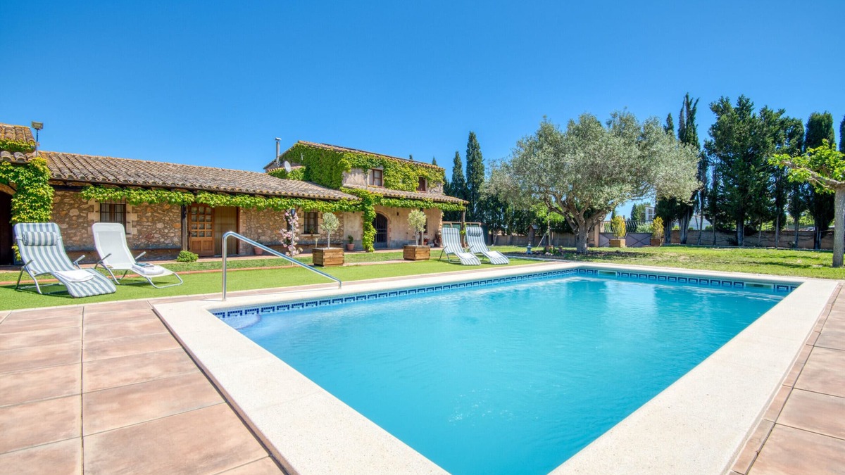 Albons Cottage | MAS MILLET: Beautiful country house in Albons with private pool