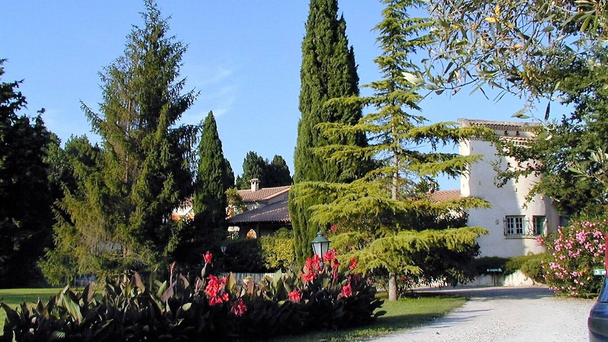 Marguerittes Bed & Breakfast | MAS PROVENCAL 5 mn from Nîmes