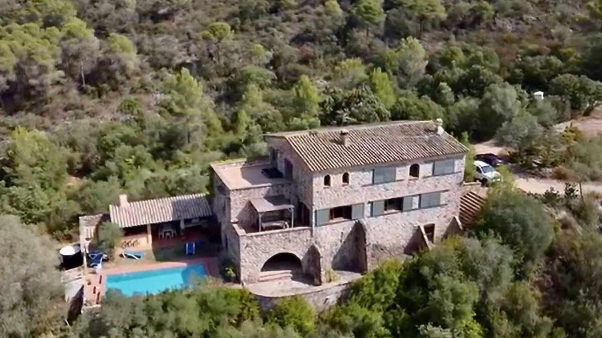 Boadella i les Escaules Other | Masia in secluded location with swimming pool - space for 8 guests