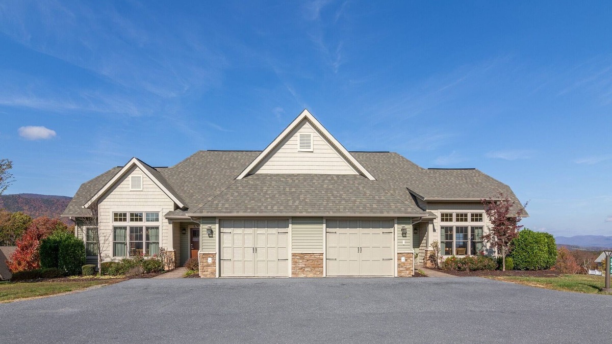 McGaheysville House | Massanutten's Regal Vistas by Tripforth