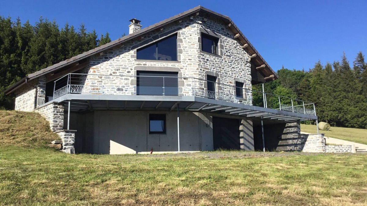 Chaudeyrolles Villa | Massif Central gîte at the foot of the Mézenc. Family vacations in the heart of nature