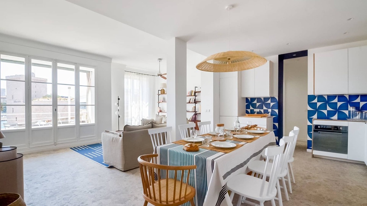 Hotel-de-Ville Apartment | MASSILIA BLUE - Grand appartement refait à neuf avec vue sur le Vieux Port