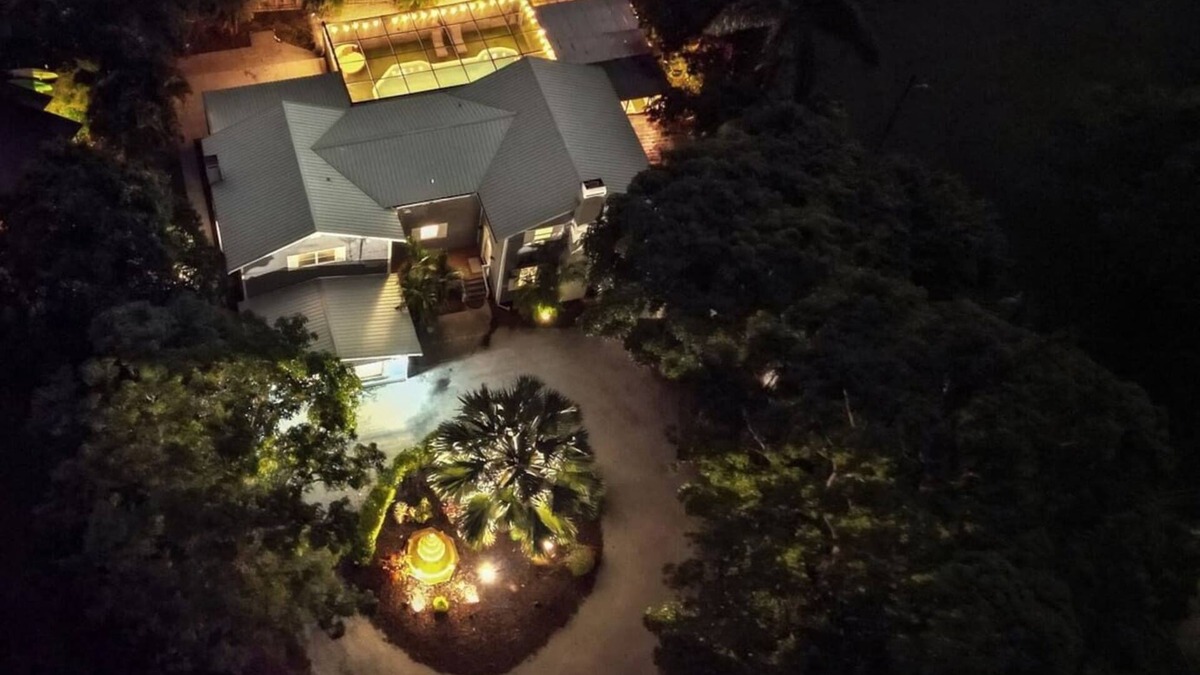 Bradenton House | Massive 5 Bedroom - All Suites, w 6 Baths Hot Tub