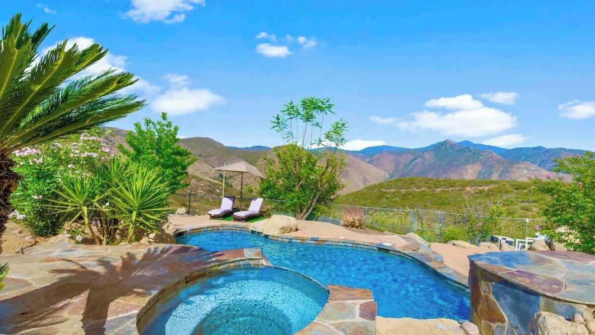 Ramona House | Massive 9BR Stunning MTN View Zen Retreat Pool+Spa