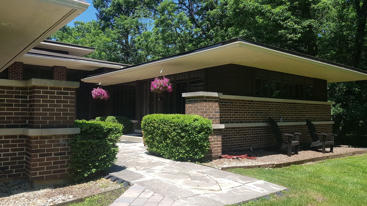 Riverwoods House | Master qtr close to nature & easy urban facilities