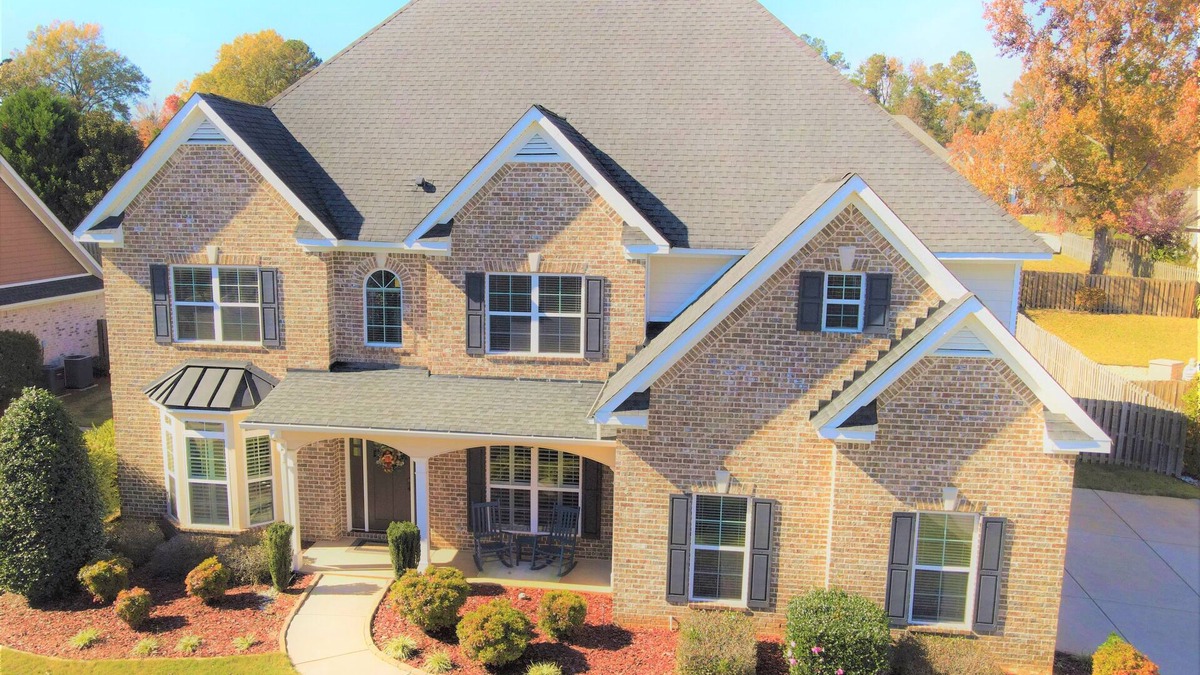 Evans House | Master's enthusiasts- Sleeps 12, private pool, fishing, kayaking, tennis, sports