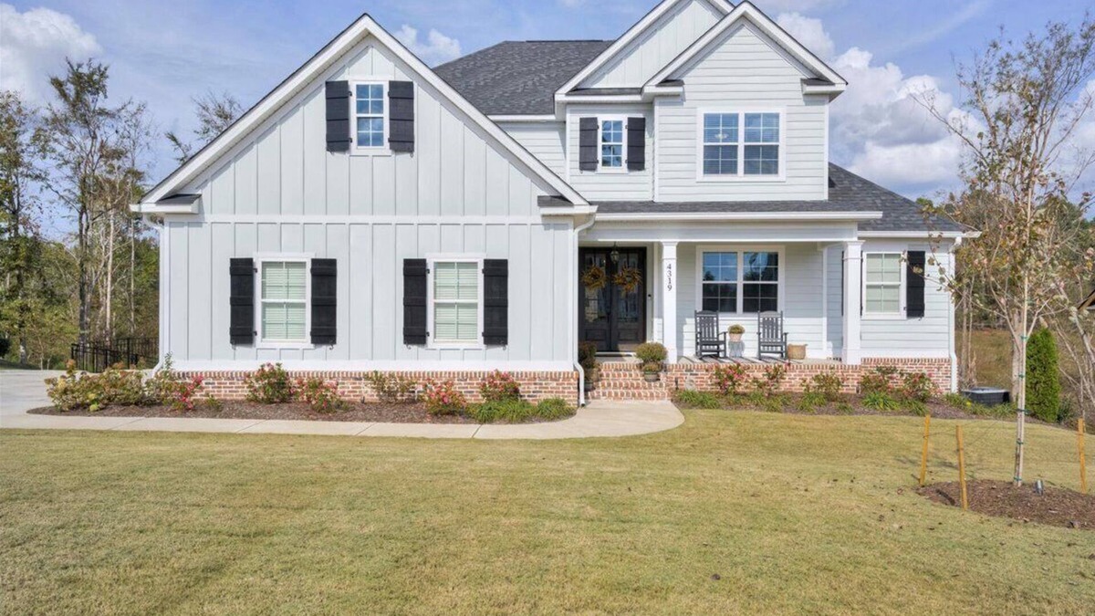 Evans House | Master's Week Stunning New Home: Entertain & Unwind in Style
