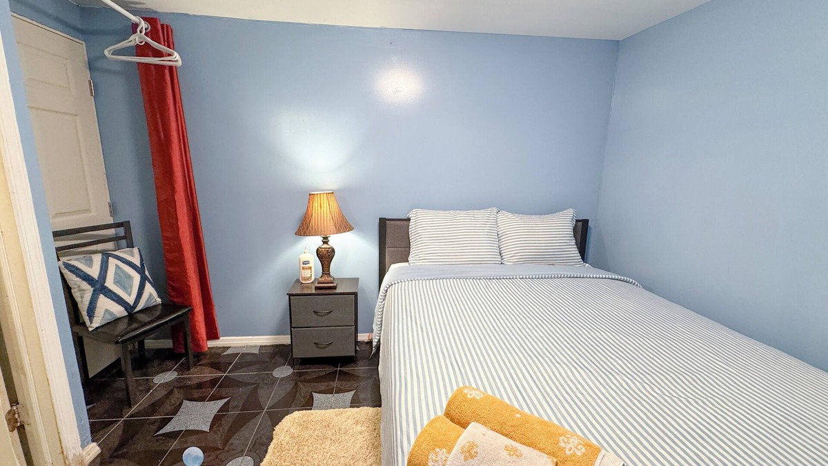 Queens Apartment | MASTER SUITE Studio- Private Entrance and Bathroom