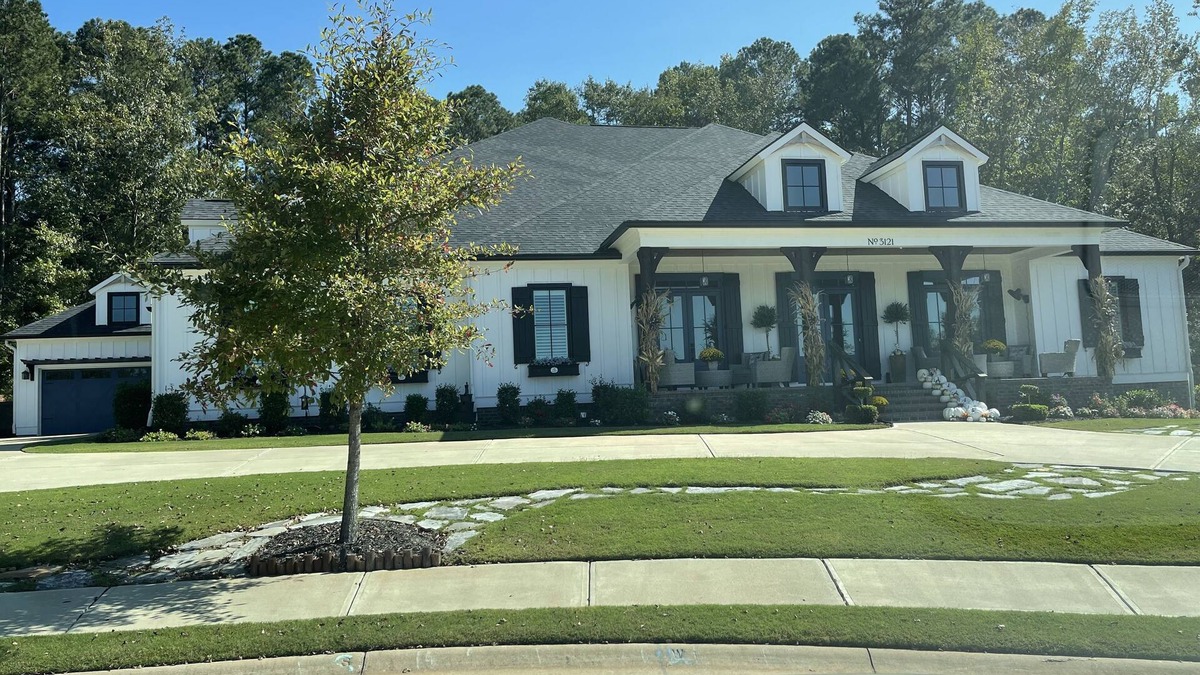 Evans House | Masters Golf dream rental! This new ranch style generation home is 5700 sq ft !