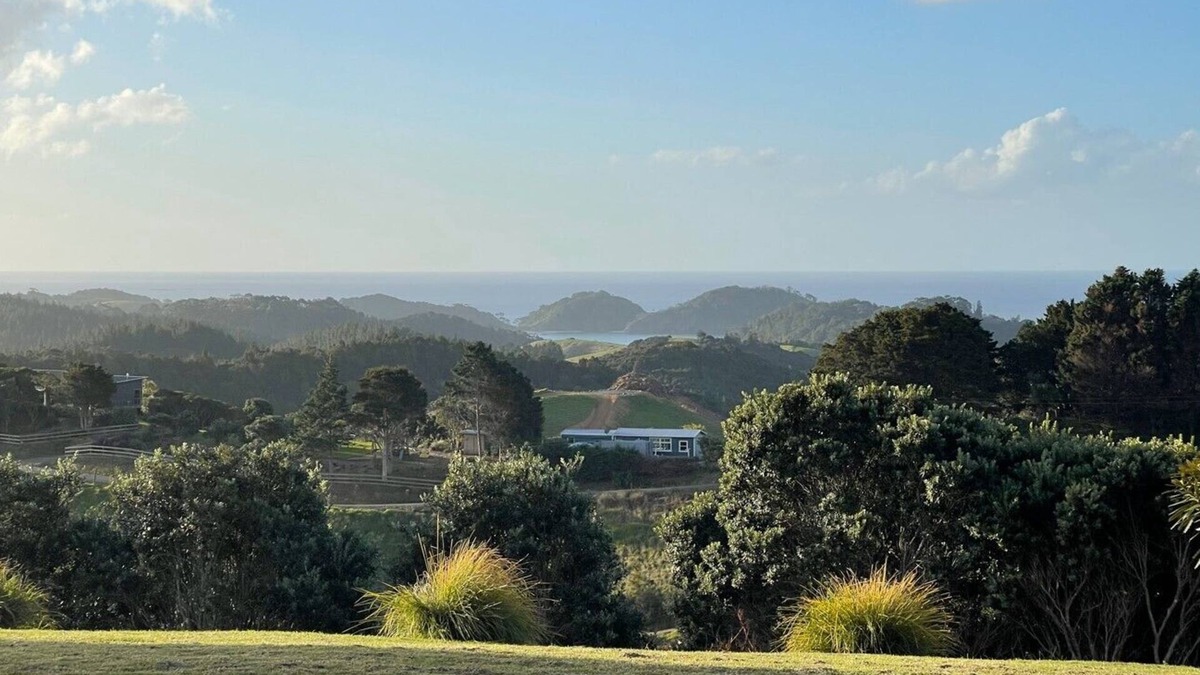 Tutukaka House | Matapouri and Poor Knights Spectacular Coastal Views - Aroha Luxury Guest Suite