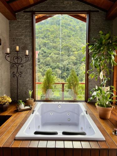 Nova Friburgo Hotel | Matha Pousada e Bistrô