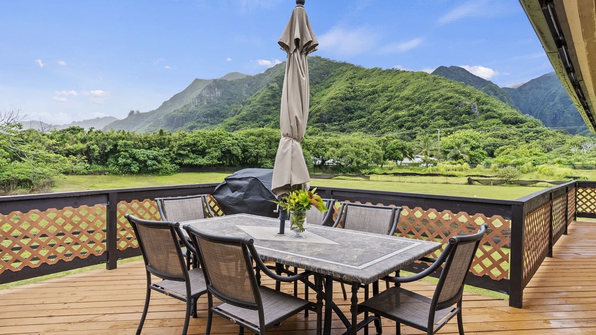 Punaluu House | Mau Loa Hale: Perfect Location 5 Acres Walk to Bch! Open concept! Breeze & Views