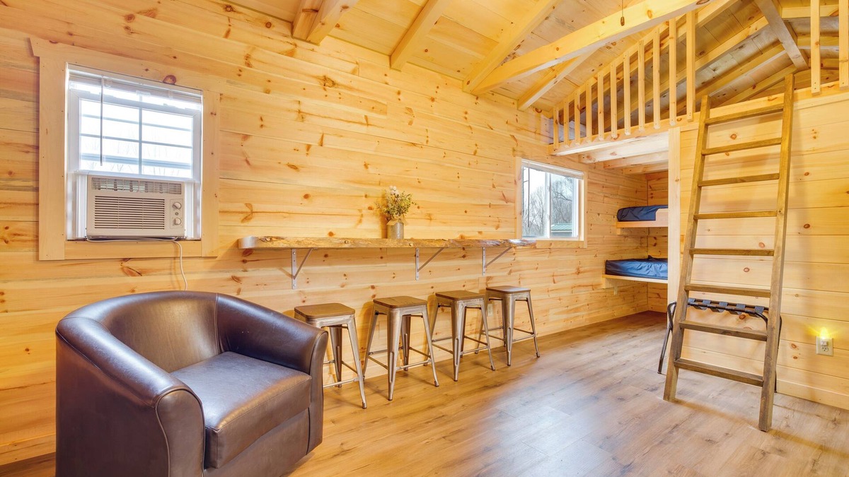 Mauston Apartment | Mauston Studio Cabin ~ 15 Mi to Wisconsin Dells!