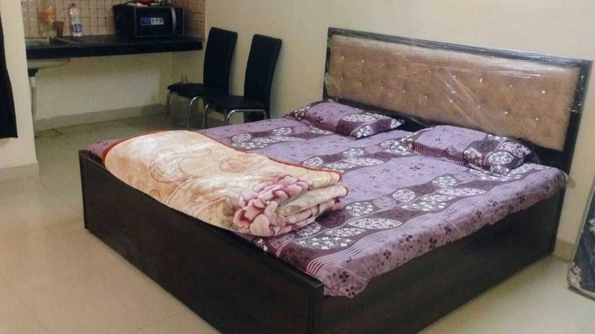 Vrindavan Apartment | Mavi suites , walking distance to temple in vrindavan prem mandir ,Iskcon templ