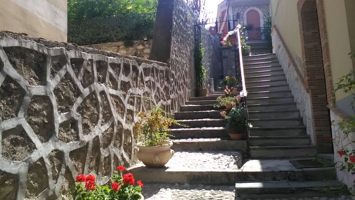 Pescina Villa | Maximum tranquility in the center