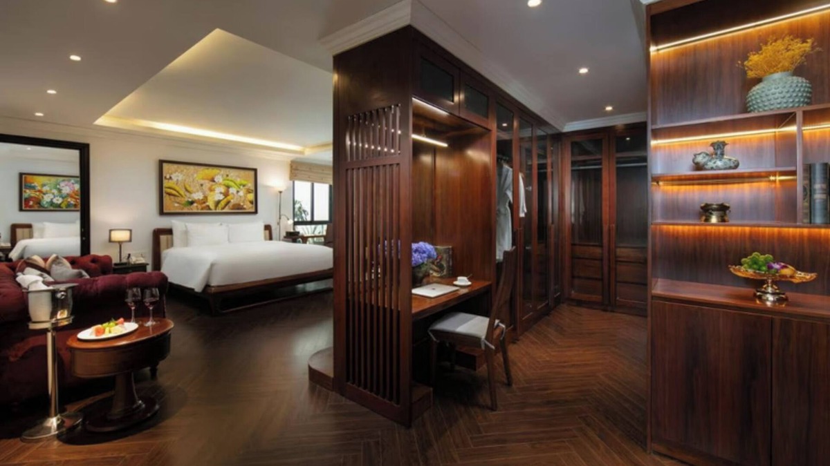 Hanoi Backpacker Quarter Apartment | MAY DE VILLE Crown Hotel 1