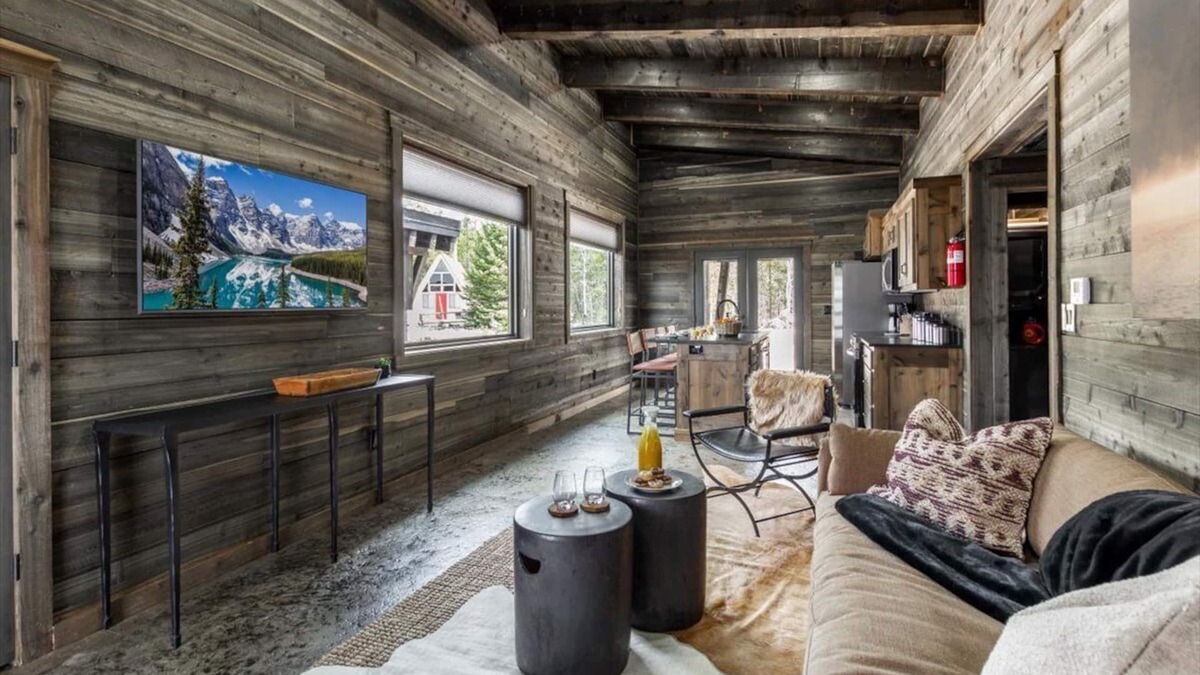Last Chance House | Mayfly Meadow,/Cozy Cabin/World class Fishing/Fire pit/BBQ