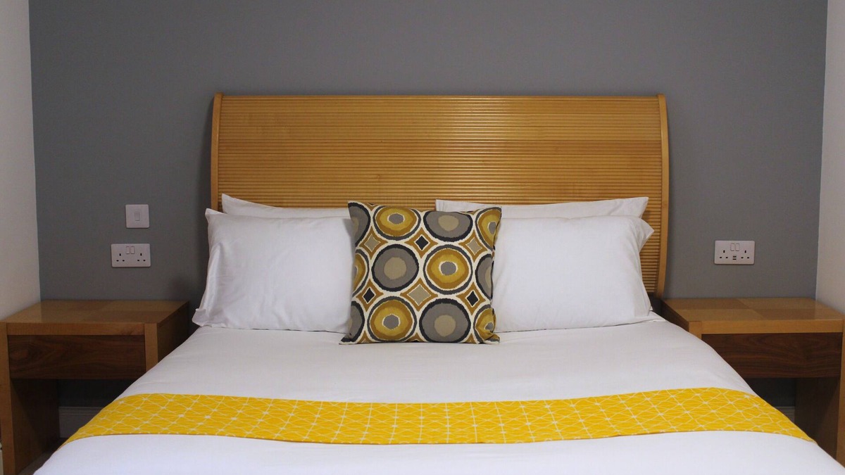 Hull House | Maze Apartments and rooms