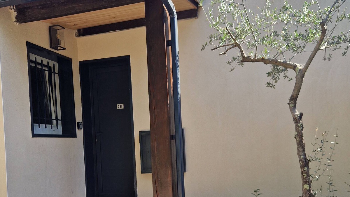 Garrigues Other | Mazet de Charme Avec Jacuzzi au Calme