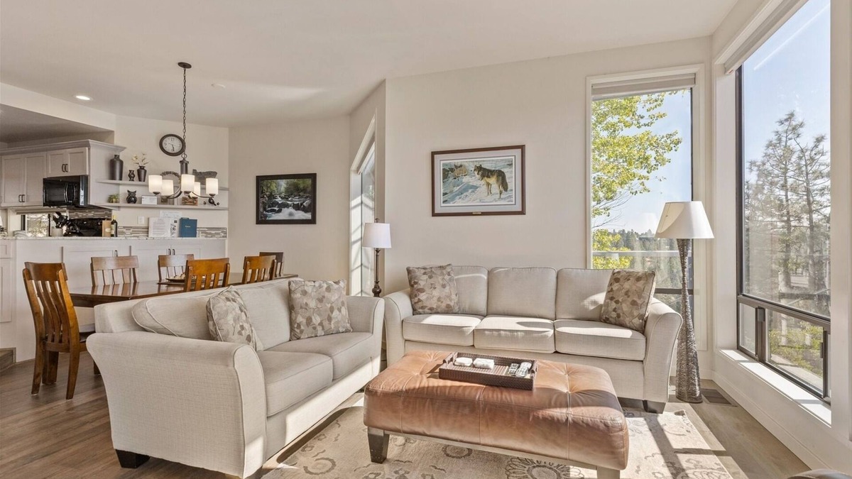 Century West House | MBV 511 | Mt Bachelor Village Resort, river views new deck and hot tub
