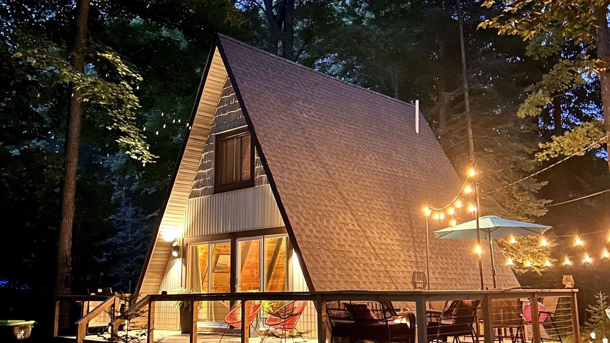 Johannesburg Ski Chalet | MCM A-frame: HOT TUB; Lake; Fall Colors; Fireplace; Nature; Cozy; Kayaks
