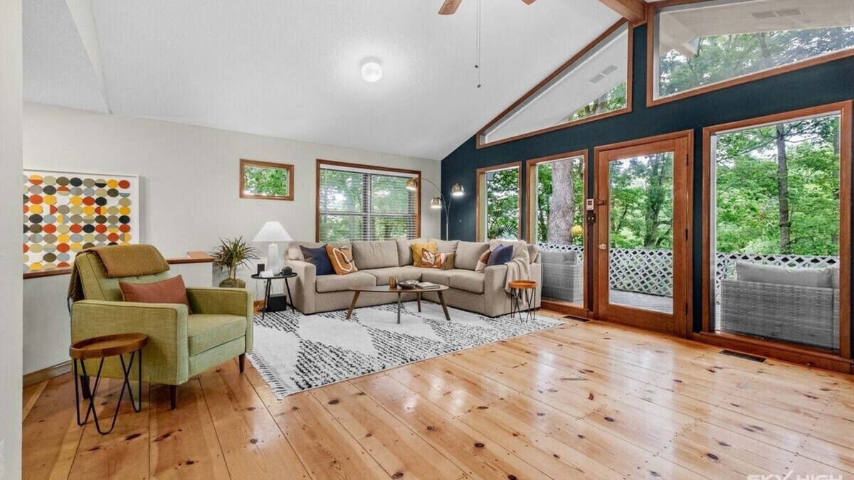 Rogers House | MCM Lakehouse - Direct Lake Access - Sleeps 8