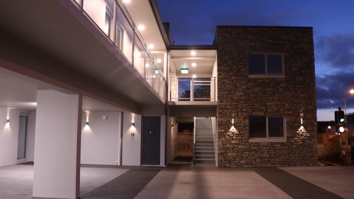 Edgeware Hotel | MCM Motel