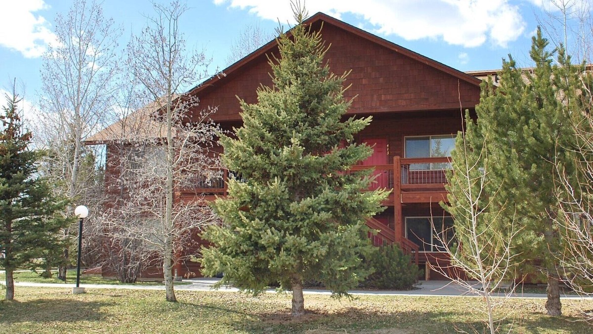 The Ponds Apartment | Meadow Mountain Flat