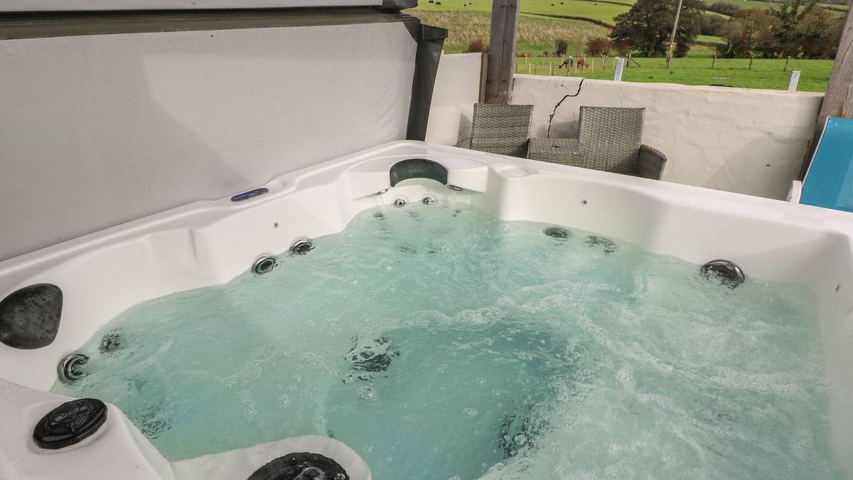 Llanybri Cottage | Meadow View