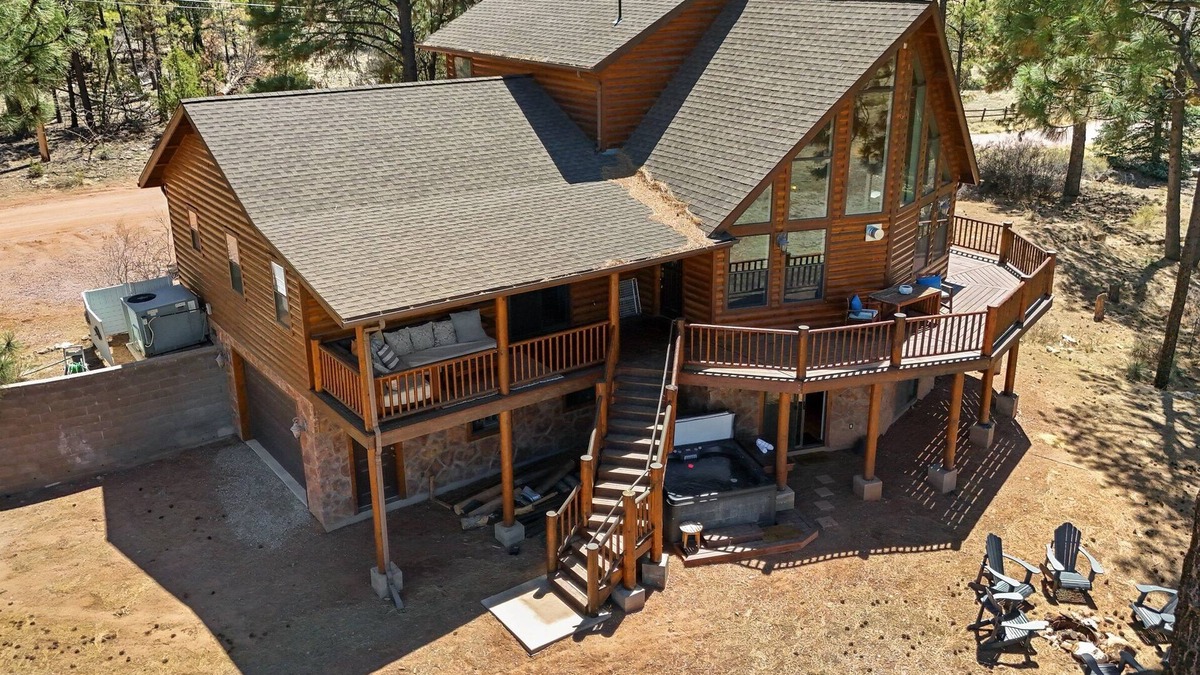 Overgaard Cabin | Meadow View Manor | Hot Tub~Billiards~King Beds