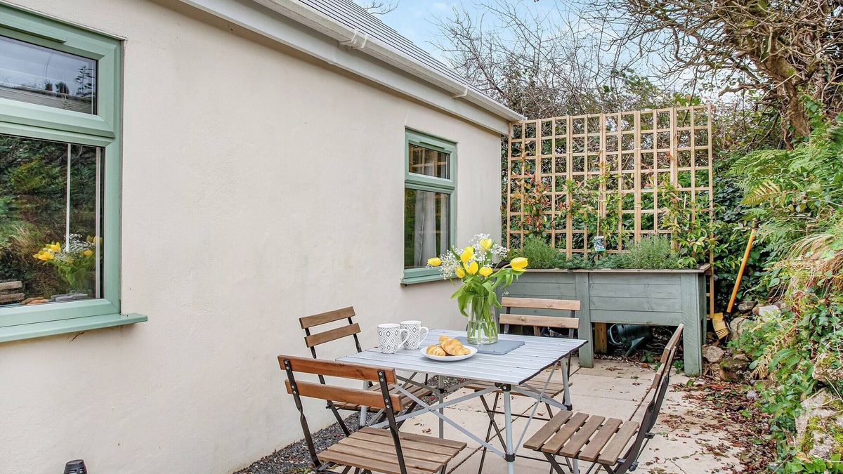 Carnkie Cottage | Meadow View - UK44608