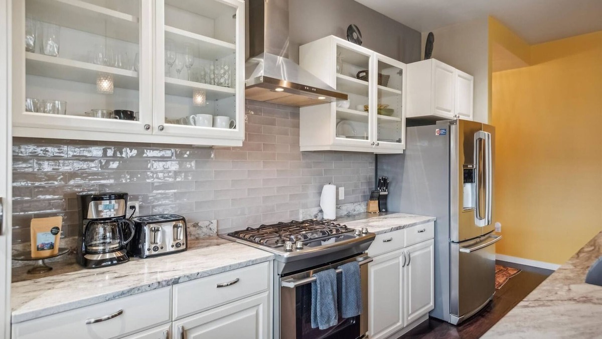 Belmont Apartment | Meadowlark Suite - 201