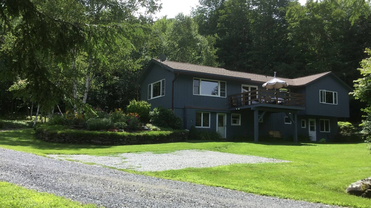 Waterbury Apartment | Meadows Mountains and more
