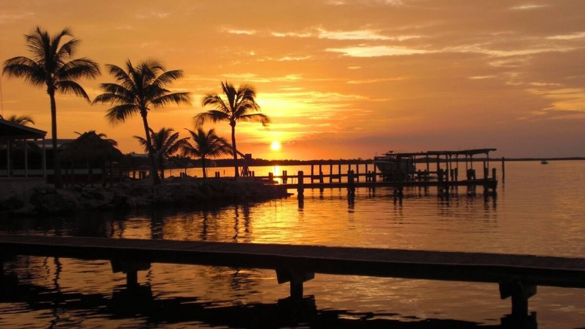 Cross Key Waterways House | Meagan's Beach House - Bayfront Home with Breathtaking Sunrise and Sunsets