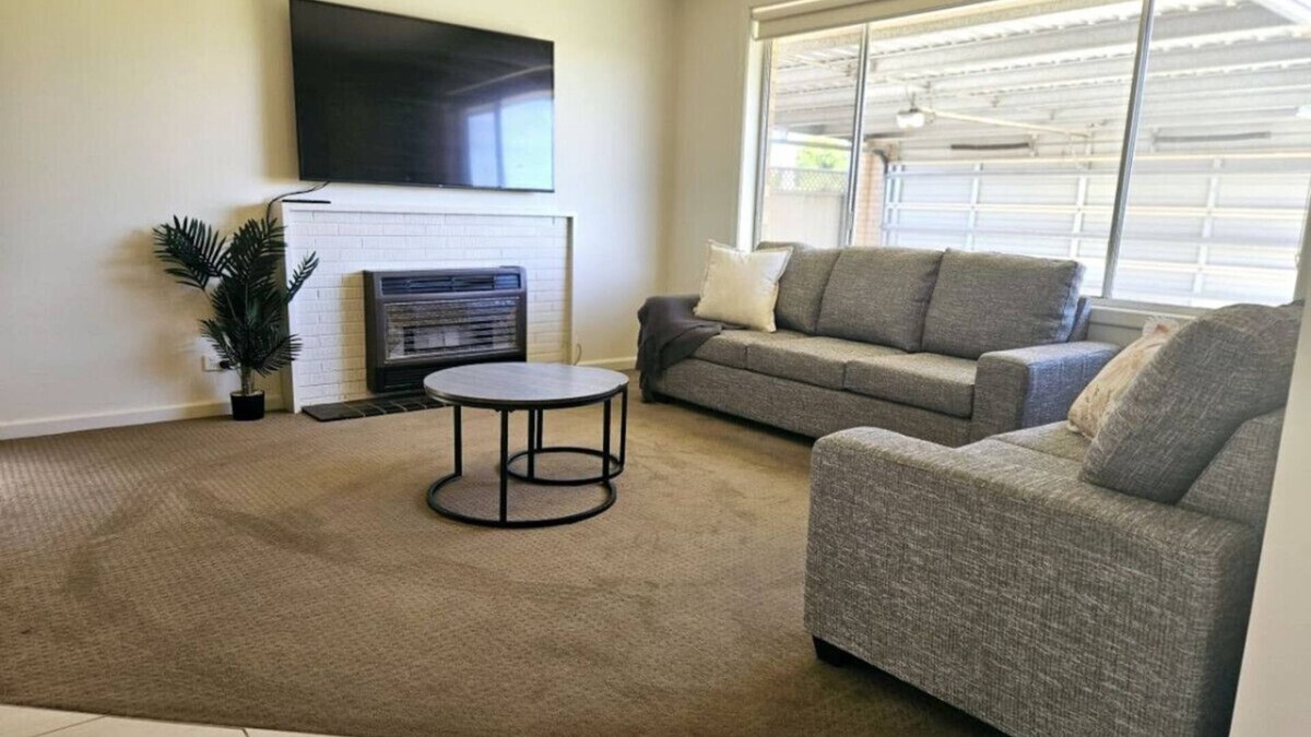 Shepparton South House | Meaklim Retreat - Shepparton