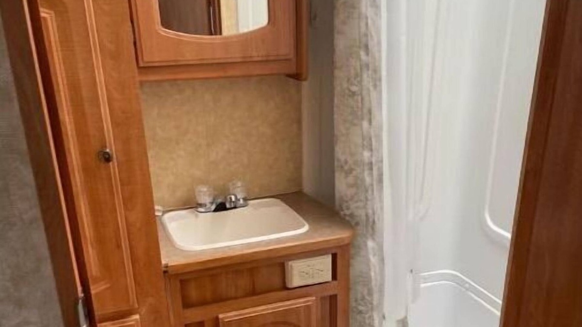 Whitehall Ski Chalet | Med Park Campground Homestead