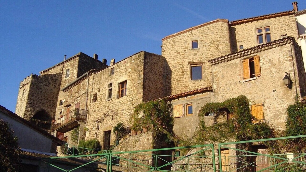 Charmes-sur-Rhone House | Medieval house, character, Beautiful view, Terrace, Fireplace, Piano, River swimming