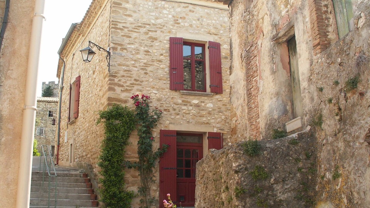 Villedieu House | Medieval Village in the Heart of Provence