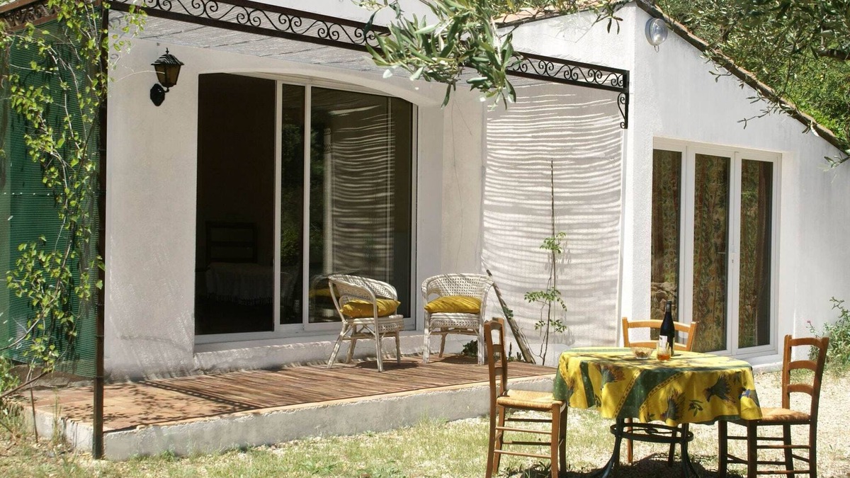 Vergeze Villa | Mediterranean Garden Retreat