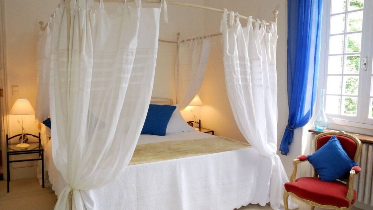 Vals-les-Bains Bed & Breakfast | Mediterranean Luxury Studio swimming pool