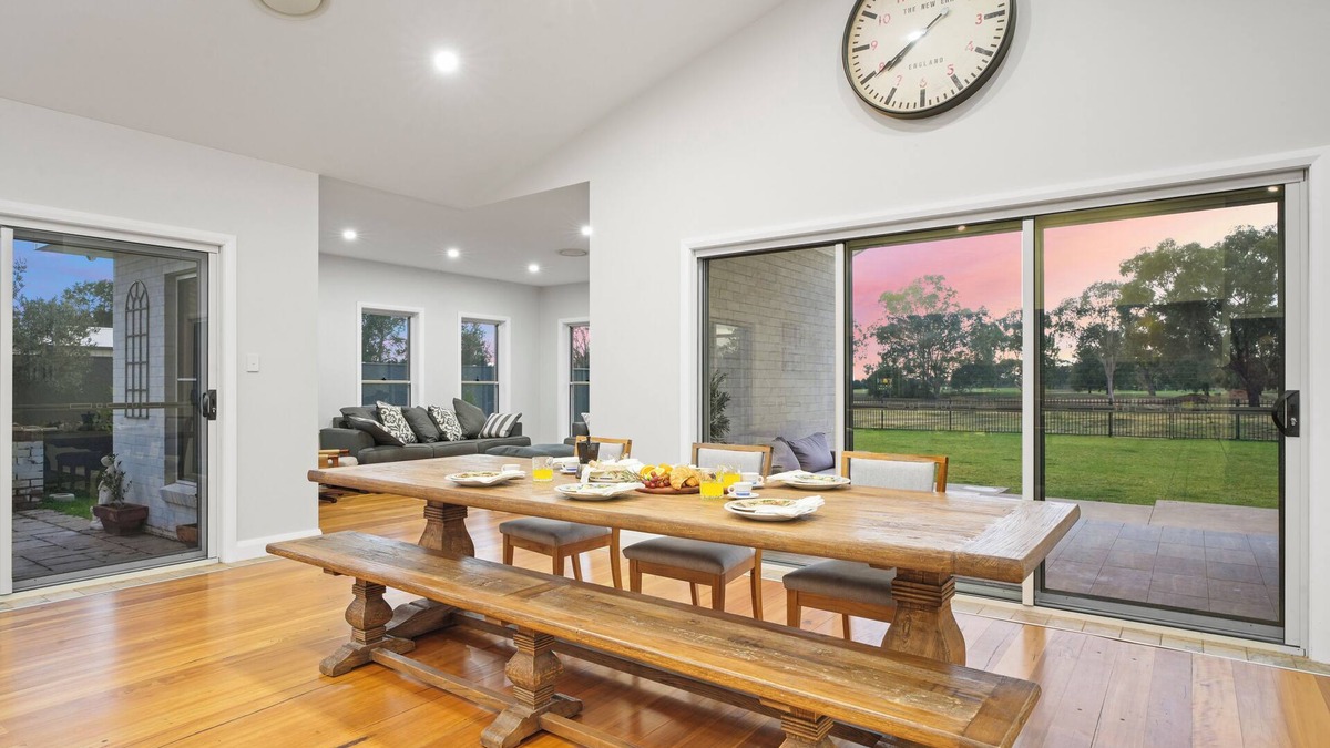 Dubbo House | Mediterranean Retreat | Mineral Pool, Golf Views, Near Zoo