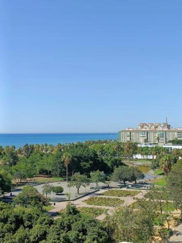 Parque Ayala Apartment | Mediterranean Sea Views Apartment in Huelin