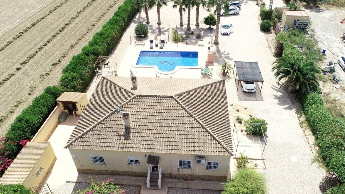 Catral Villa | Mediterranean villa with private pool 20 minutes from the beaches of La Marina