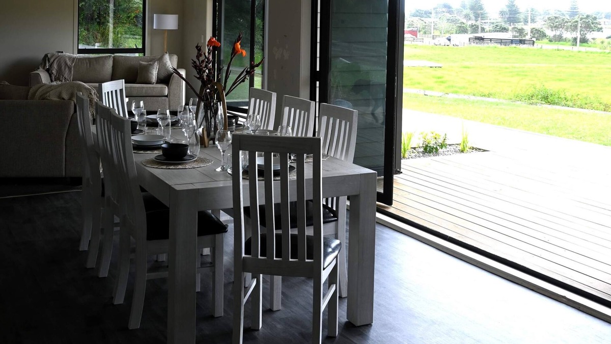 Waitomo District House | Mee ‘N G’s Boat Shed nMarokopa’s finest luxury stay!