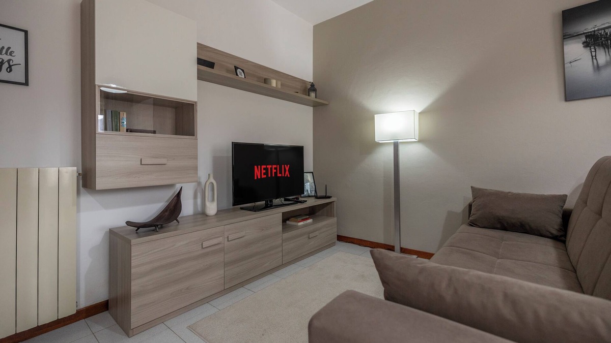 Clusone Apartment | Megan's Home - Wifi - bike path access - parking space
