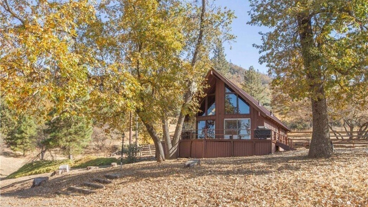 Pinehurst Cabin | Megan's Mountain Getaway