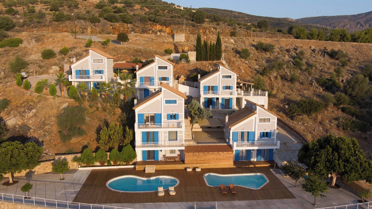 Galaxidi Villa | Meliti is a villa with a small garden with barbeque next to the sea