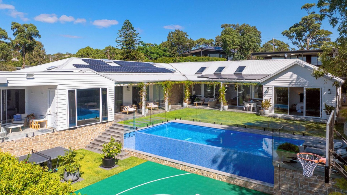 Mount Martha House | MELLIEHA - Luxury Private Resort minutes WALK to famous SOUTH BEACH & Village